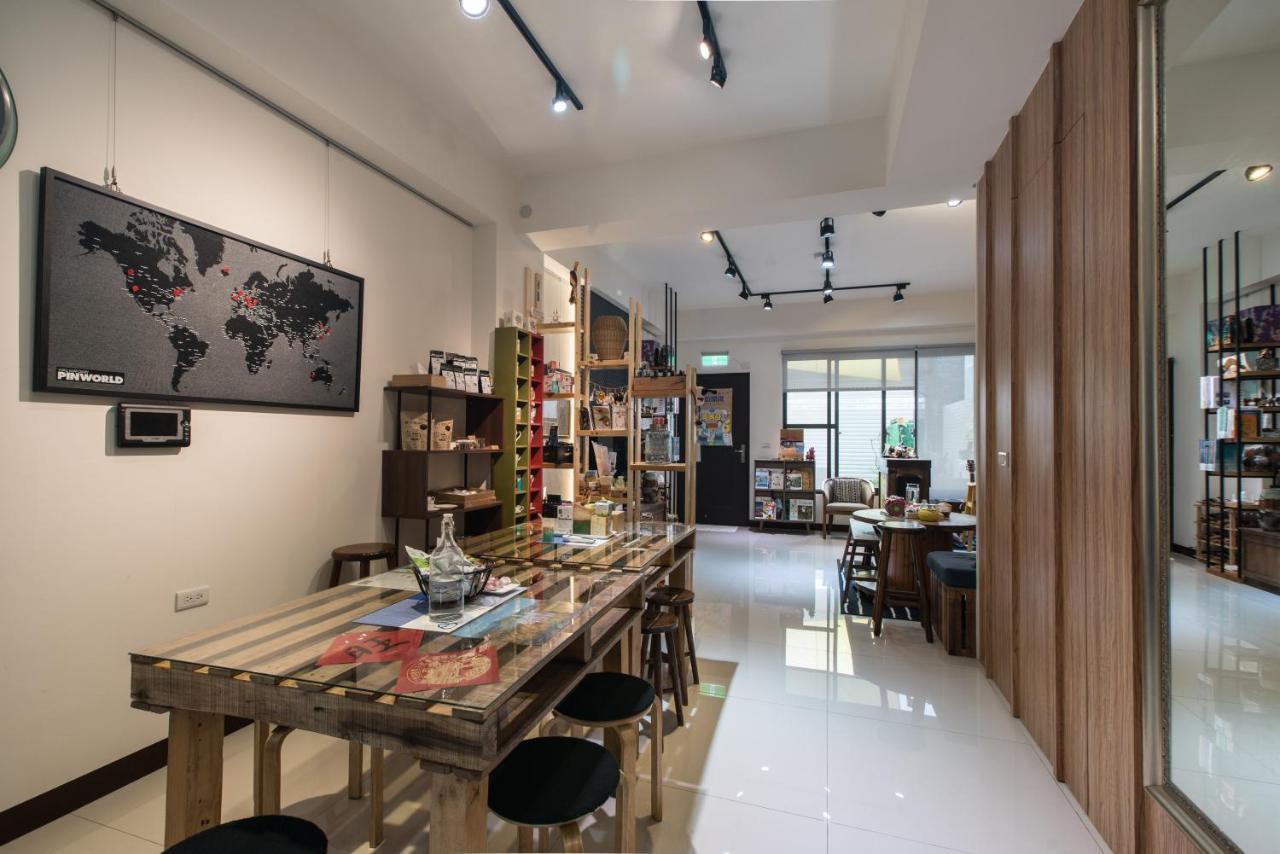 黑琵軼棧湖濱旅宿 K&B Happy Hostel Tainan Buitenkant foto