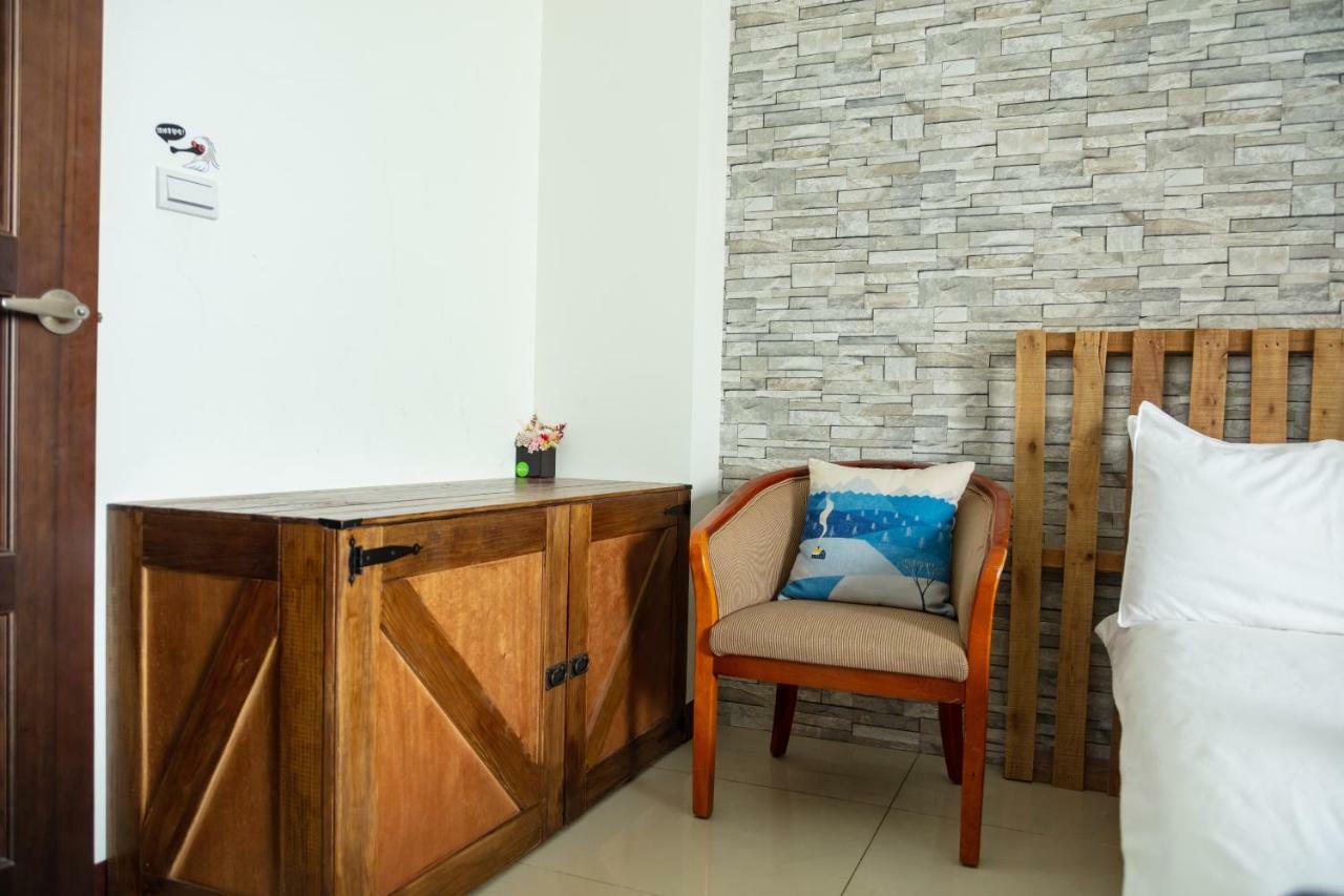 黑琵軼棧湖濱旅宿 K&B Happy Hostel Tainan Buitenkant foto